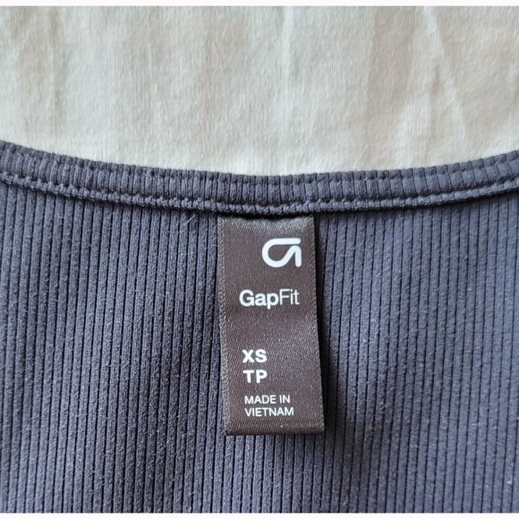 GapFit Breathe Faux Wrap Top (Black, XS) - Picture 4 of 9